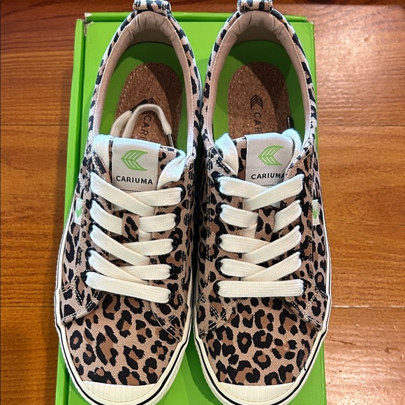 Cariuma Shoes - Cariuma Women’s Leopard Print Sneakers - Black and Tan